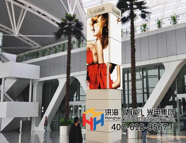 旋轉(zhuǎn)魔方柱,獲得商業(yè)廣告巨大價(jià)值的廣告機(jī)器人